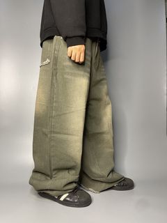 (Category: ) located in . Submitted by thrift.wrld (Listing ID 1465054470, Image 1). Description: .