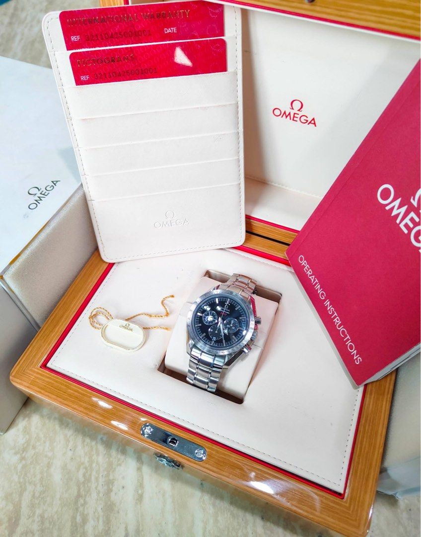 🔥 OMEGA SPEEDMASTER BROAD ARROW 1957‼️ (Category: Men's Watches) located in Manila. Submitted by kristinepenafiel (Listing ID 1465161640, Image 3). Description: 🔥 OMEGA SPEEDMASTER BROAD ARROW 1957‼️ 💰 ₱238,000 ✅ Complete Set ✅Ref. 321.10.42.50.01.001 ✅42mm ✅Black Dial ✅Condition: 9.5/10 A true Speedmaster classic with the iconic Broad Arrow design. ⌚ Visit our Eastwood Showroom for viewing appointment 📩.