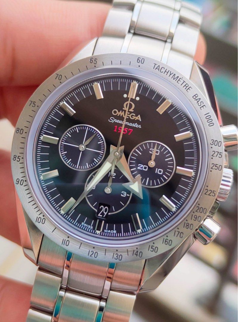 🔥 OMEGA SPEEDMASTER BROAD ARROW 1957‼️ (Category: Men's Watches) located in Manila. Submitted by kristinepenafiel (Listing ID 1465161640, Image 1). Description: 🔥 OMEGA SPEEDMASTER BROAD ARROW 1957‼️ 💰 ₱238,000 ✅ Complete Set ✅Ref. 321.10.42.50.01.001 ✅42mm ✅Black Dial ✅Condition: 9.5/10 A true Speedmaster classic with the iconic Broad Arrow design. ⌚ Visit our Eastwood Showroom for viewing appointment 📩.