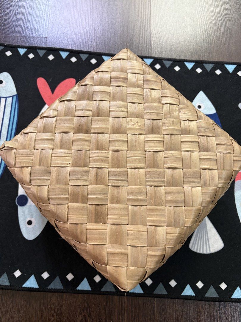 Abaca box Tampipi native (Category: Occasions & Party Supplies) located in Manila. Submitted by urbanwear (Listing ID 1465081956, Image 1). Description: .