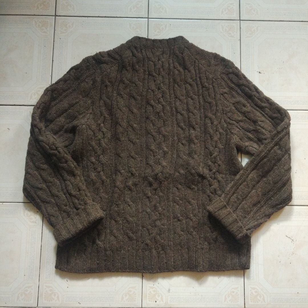 Abercrombie Cable Knit Sweater XL (Category: Coats, Jackets and Outerwear) located in Pasay City. Submitted by denimdude.ph (Listing ID 1465073136, Image 2). Description: fabric knot, last pic.