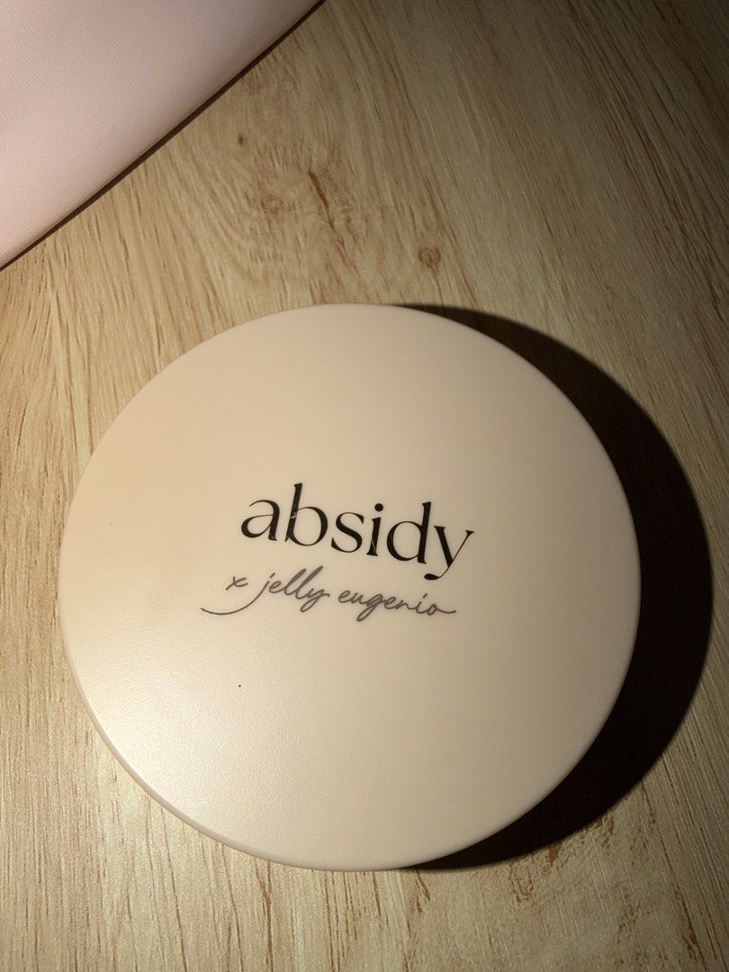 Absidy Powder Foundation (Category: Makeup) located in Manila. Submitted by closet.clean.up. (Listing ID 1463835809, Image 3). Description: used yung sponge pero cleaned na hehehe .