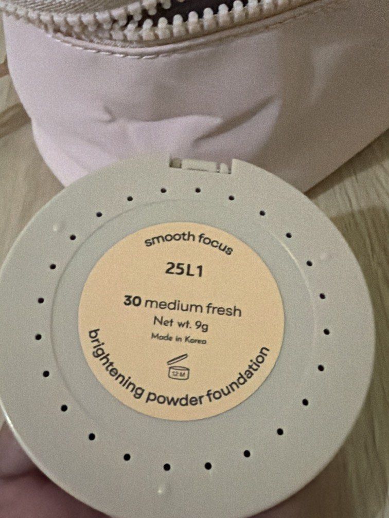 Absidy Powder Foundation (Category: Makeup) located in Manila. Submitted by closet.clean.up. (Listing ID 1463835809, Image 2). Description: used yung sponge pero cleaned na hehehe .