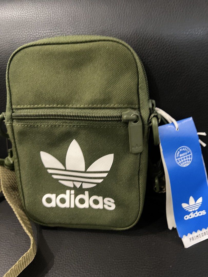 Adidas (Category: Cross-body Bags) located in Lipa City. Submitted by thyra06 (Listing ID 1465010782, Image 3). Description: .