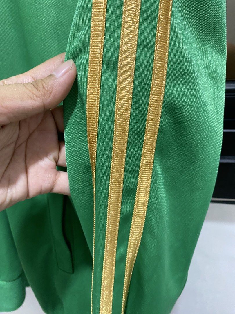 Adidas (Category: Hoodies) located in Manila. Submitted by vizcarrach03925 (Listing ID 1465101781, Image 3). Description: .