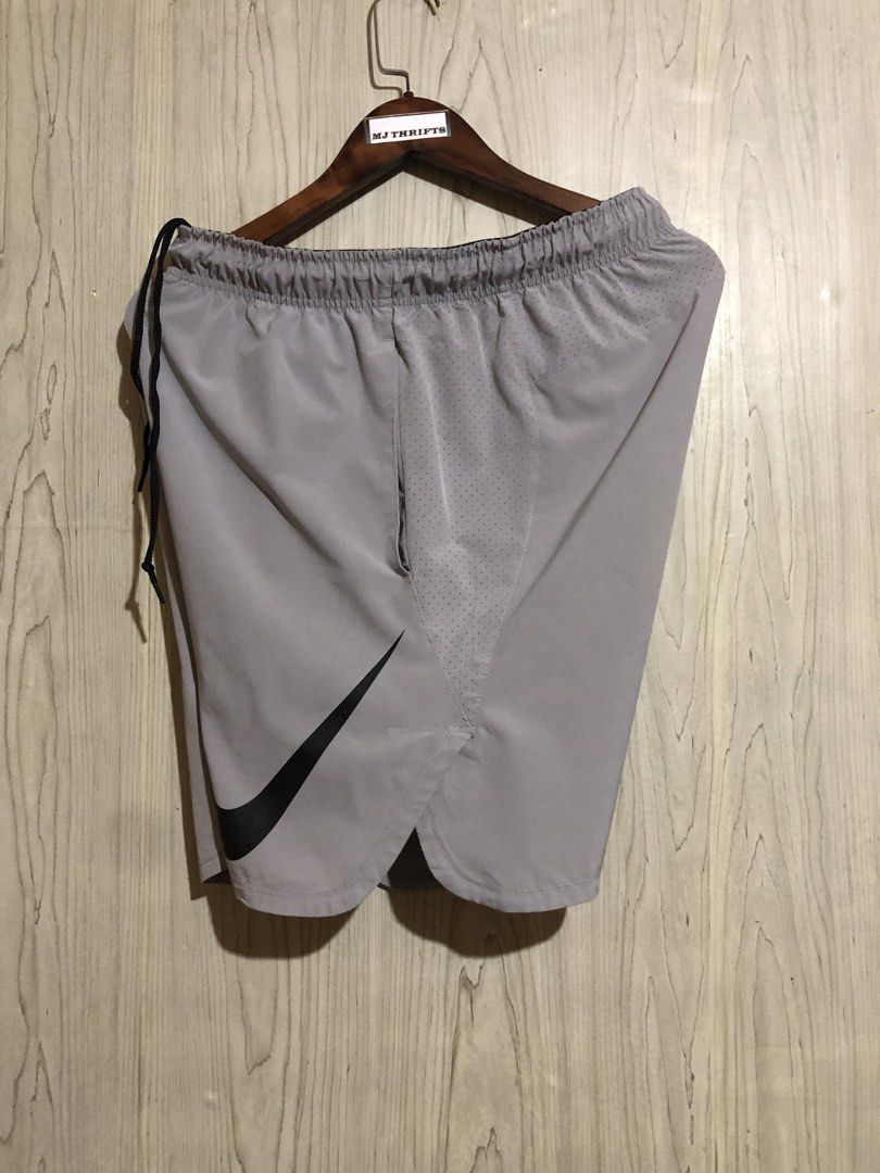 Adidas active short (Category: Activewear) located in Ozamiz City. Submitted by mj_thrifts (Listing ID 1465020422, Image 2). Description: Nike grey big check W:30 hanggang 36 x L:19.5 Excellent condition 9.5/10 Issue: pin stain do halata (see picture) 550+sf.