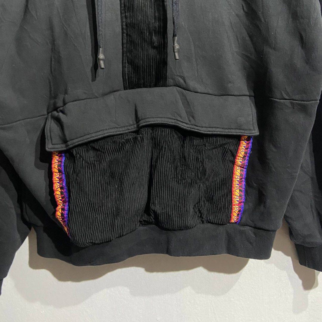 Adidas Adventure Hoodie (Category: Activewear) located in Jamindan. Submitted by suecyyythrift (Listing ID 1465058692, Image 3). Description: Adidas Adventure Hoodie Cotton and Corduroy Fabric 23 Width 26 Length Good as new 10/10 Color rate No Flaws.