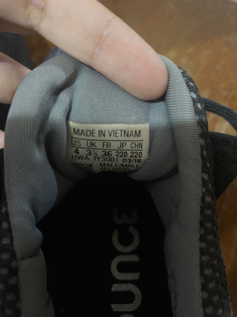 Adidas Alphabounce Black Grey Running Shoes (Category: Sneakers) located in Manila. Submitted by wemomoer (Listing ID 1465093720, Image 3). Description: No box Lalamove/J&T + shipping fee If meet up, in malls only Pm lang for more questions.