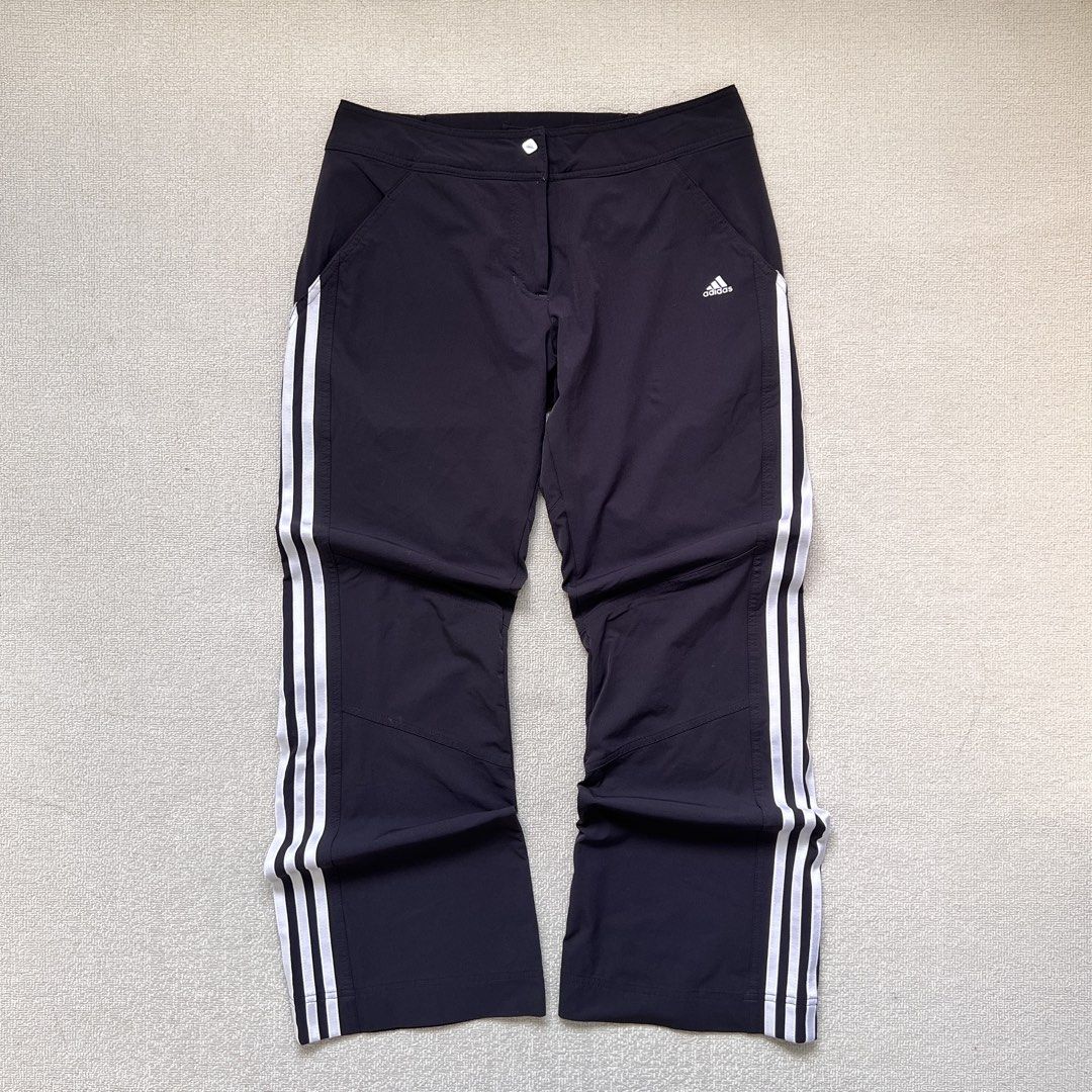 adidas black baggy track pants (Category: Other Bottoms) located in Limay. Submitted by budolfindsrawrawr (Listing ID 1465078998, Image 1). Description: adid4s black baggy track pants - w29/30 r8.5 h19.5 l37 lo10 - in excellent condition .
