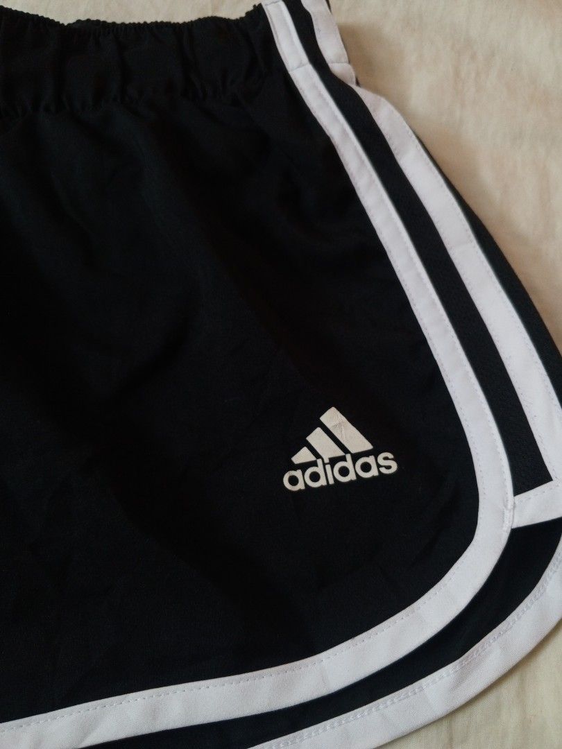 Adidas energy running athletic running shorts (Category: Activewear) located in Santa Maria. Submitted by paulo-garcia21 (Listing ID 1464971046, Image 2). Description: med fittings 28 to 36 length 10 hem 11 no flaws excellent condition.