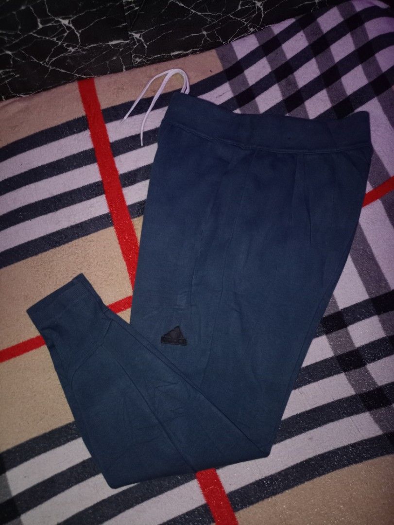 Adidas Jogger pants 2pocket Size Medium (Category: Joggers) located in Manila. Submitted by naixhrift (Listing ID 1465036096, Image 1). Description: Adidas Z.N.E jogger Pants Size Medium 2pocket Length 38 Waist 30 to 38 850 plus ship jnt courier gcash payment manila area.