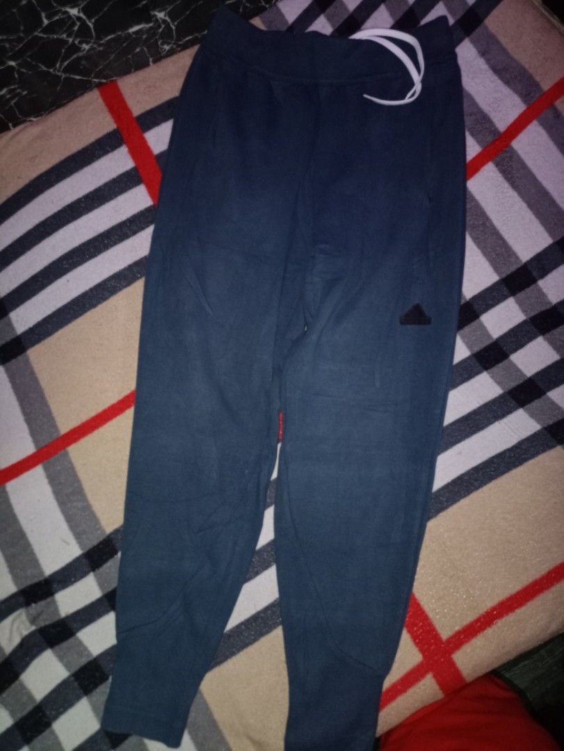 Adidas Jogger pants 2pocket Size Medium (Category: Joggers) located in Manila. Submitted by naixhrift (Listing ID 1465036096, Image 2). Description: Adidas Z.N.E jogger Pants Size Medium 2pocket Length 38 Waist 30 to 38 850 plus ship jnt courier gcash payment manila area.