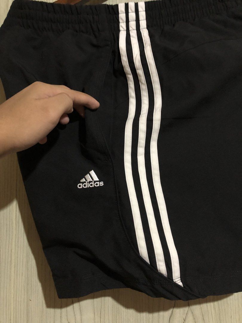 Adidas performance short (Category: Activewear) located in Ozamiz City. Submitted by mj_thrifts (Listing ID 1465019501, Image 3). Description: Adidas black performance short With side pockets W:30 hanggang 36 x L:17 NO LACE Excellent condition 9.5/10 480+sf.