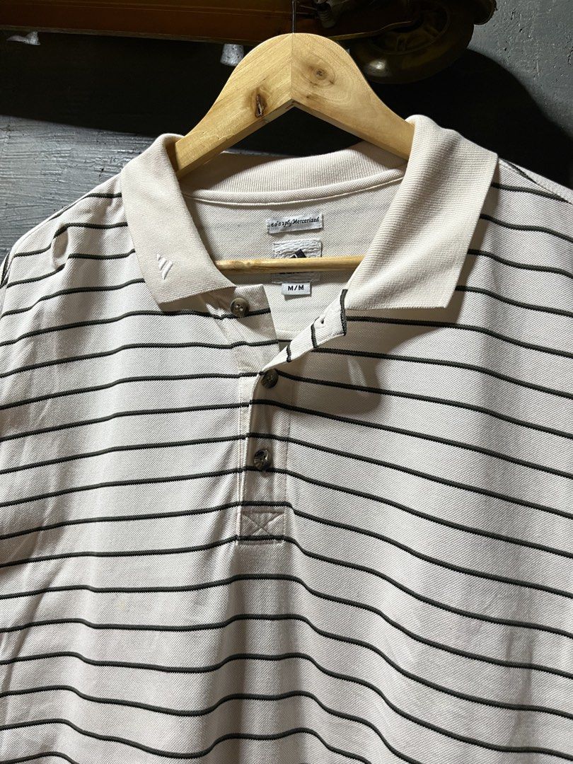 Adidas stripe vintage ✨ (Category: Tshirts & Polo Shirts ) located in San Jose. Submitted by thriftfindsarchive (Listing ID 1465102200, Image 2). Description: Size M Width 22 Length 29 Issue stain Good as new 9/10 color rate Fave ✨.