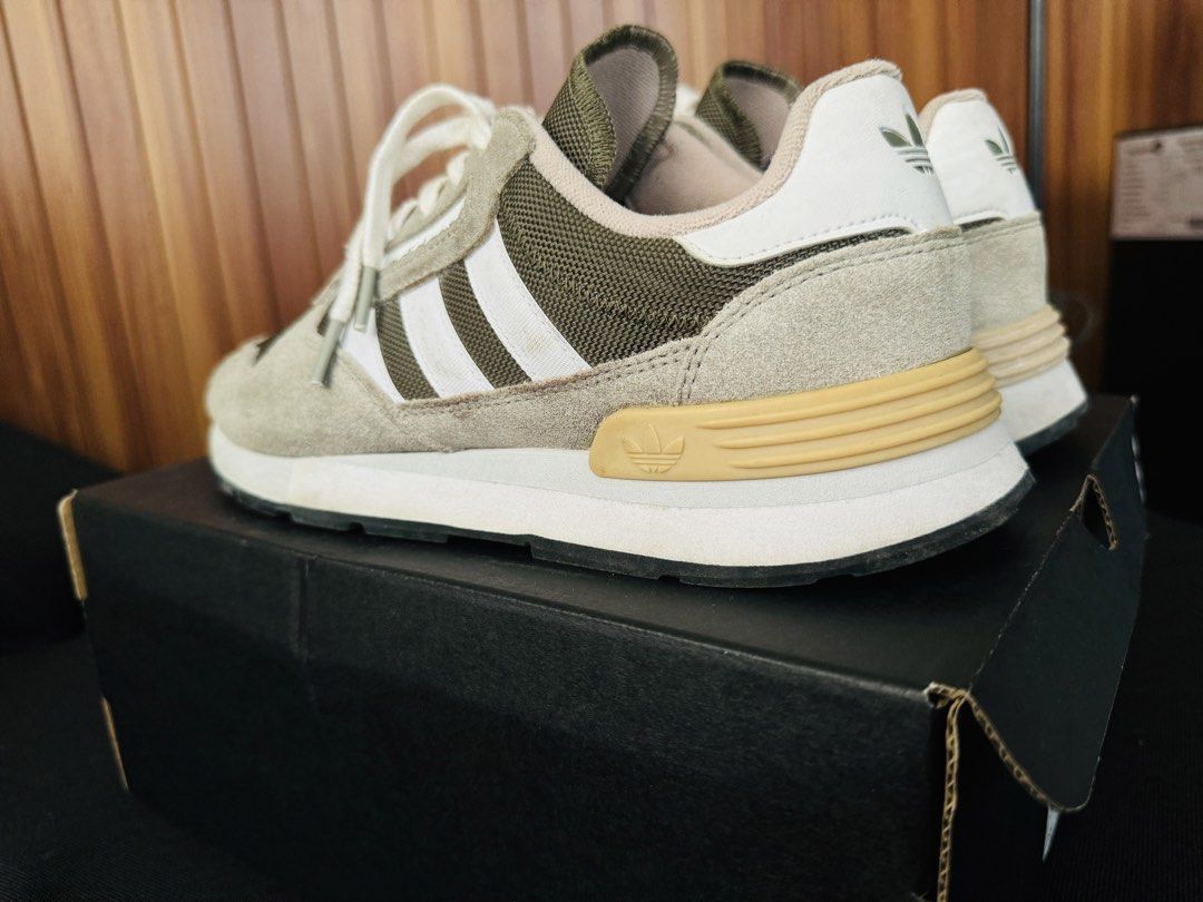 Adidas Treziod Classic (Category: Sneakers) located in Tarlac. Submitted by iamleeyam (Listing ID 1465148998, Image 1). Description: Adidas Treziod Classic Authentic/Original US 6 UK 5.5 FR 38.5 JP 24.0 RFS: Decluttering Note: Tarlac is our location Buyer shoulders the shipping cost Payment First Policy Thank you!.
