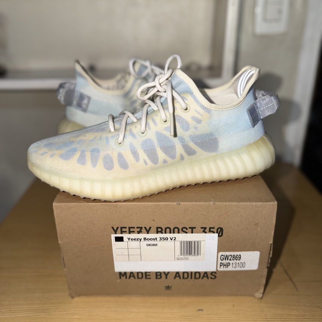 adidas Yeezy Boost 350 V2 Mono Ice (Category: Sneakers) located in Pasig City. Submitted by kingclutter (Listing ID 1465048972, Image 1). Description: .