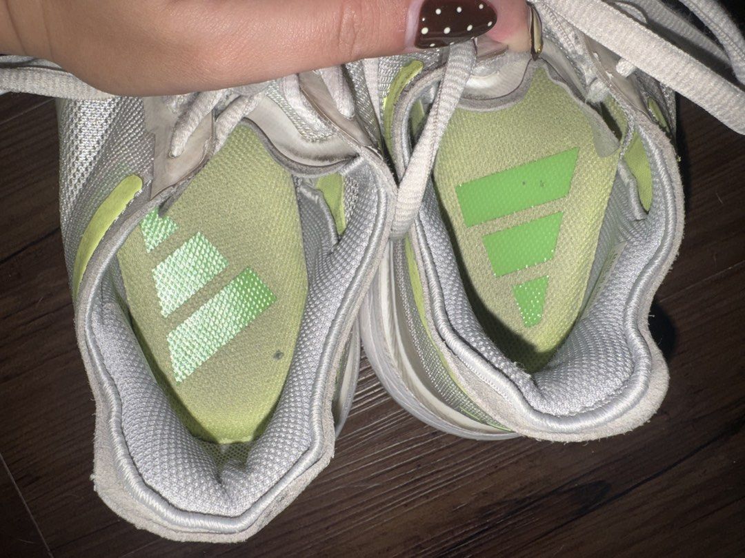 Adizero Select 3.0 (Mettalic Lime Burst) (Category: Sneakers) located in Quezon City. Submitted by mkl.p (Listing ID 1465099670, Image 2). Description: - no major flaws; walang butas or anything - signs of usage lang and slight stains - needs cleaning - 25.5 cm (measurements posted) - less than a yr used; women owned - indoor lang used sa volleyball - slight nego sa sure buyer loc timog qc.