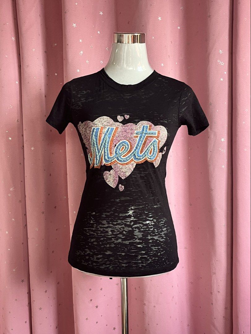 Aeropostale & Pink Victoria’s Secret Tee Bundle (Category: Shirts) located in Batangas. Submitted by via.lavielle (Listing ID 1465083590, Image 2). Description: 350 for 4 pcs. .