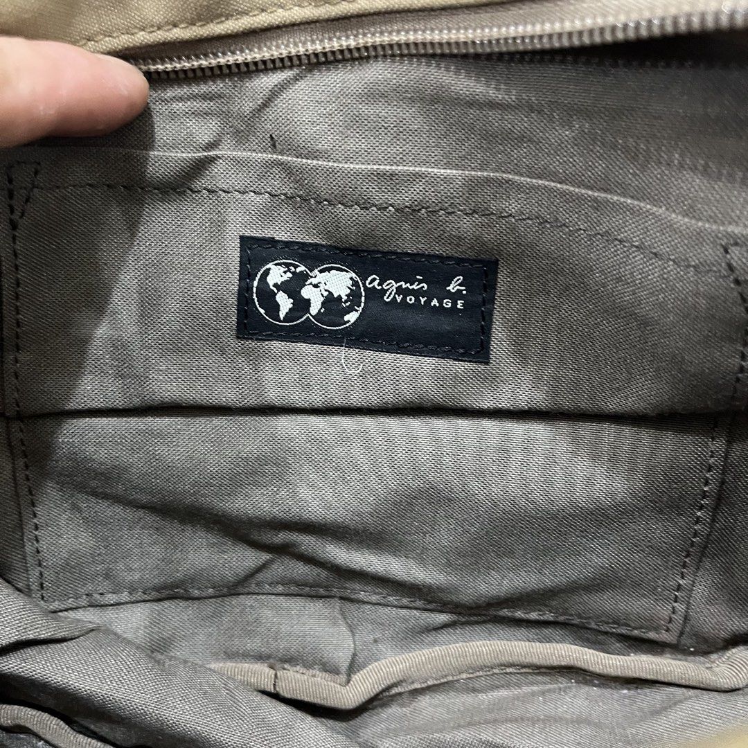 agnes japan bag (Category: Sling Bags) located in Marawi City. Submitted by fixation_05 (Listing ID 1464992281, Image 3). Description: vintage japan bag excellent condition no issues.