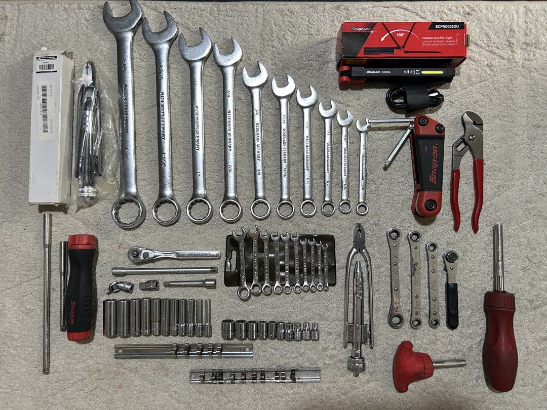 Aircraft Tools NEGOTIABLE (Category: Construction Tools & Equipment) located in Pasay City. Submitted by willgdj (Listing ID 1464983996, Image 1). Description: •Snap On Soft Grip Racheting Screwdriver detachable shank - 5,500 •Snap On Dual Pen Light ECPND032OU - 3,800 •Snap On Racheting T-Handle Screwdriver Short stubby - 3,500 •Craftsman Racheting Screwdriver Hard handle - 2,500 •Blue Point 6-inches Pump plier (NEW)- 1,800 •Craftsman 1/4 Offset 