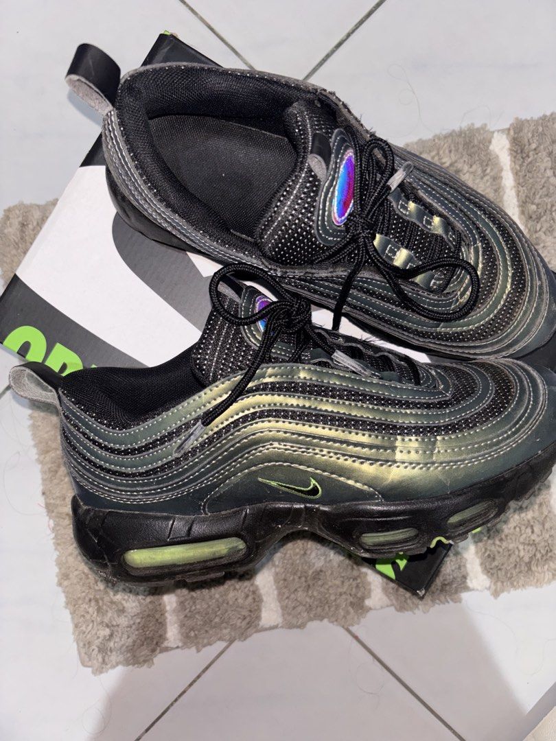 Airmax 97 DOAF Collab size 42mens (Category: Sneakers) located in Manila. Submitted by silvermountain_1c06a7 (Listing ID 1465118240, Image 1). Description: .