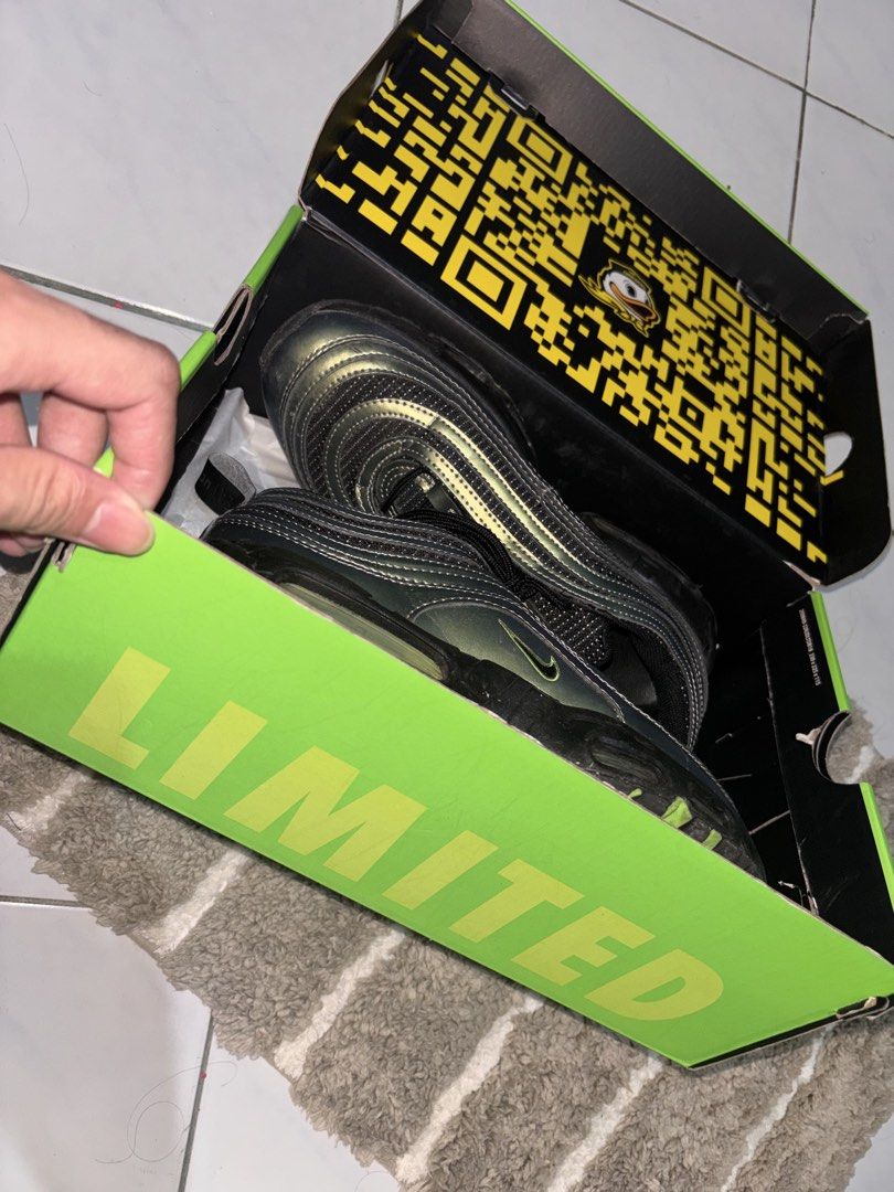 Airmax 97 DOAF Collab size 42mens (Category: Sneakers) located in Manila. Submitted by silvermountain_1c06a7 (Listing ID 1465118240, Image 2). Description: .
