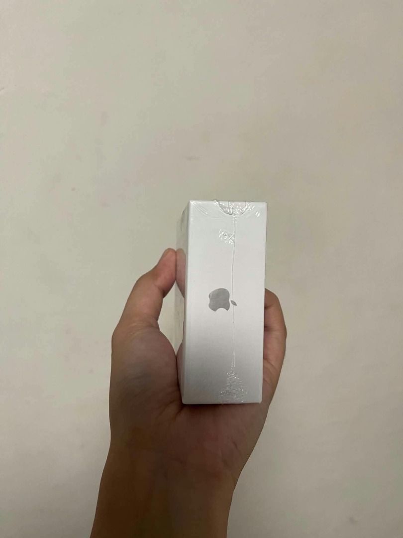 Airpods Gen 3 (Category: Earphones) located in Quezon City. Submitted by lueqexeselasor (Listing ID 1465117712, Image 3). Description: .