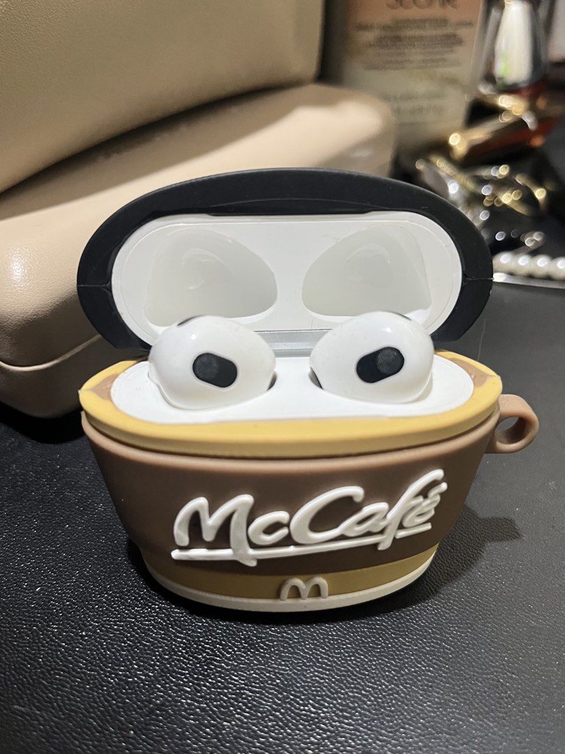 Airpods Gen 3 Dupe (Category: Earphones) located in Tacloban City. Submitted by closetclutters (Listing ID 1465135613, Image 1). Description: Not Original Apple Airpods. Dupe only. Still works well, lightly used only. Has pop-up feature. With free case and type-c charging cable. No box. No other inclusions. Rfs: Di na nagagamit kasi may other earphones na ko. Item sold as is. Haven’t tried mic quality since only used it a few times for listening 