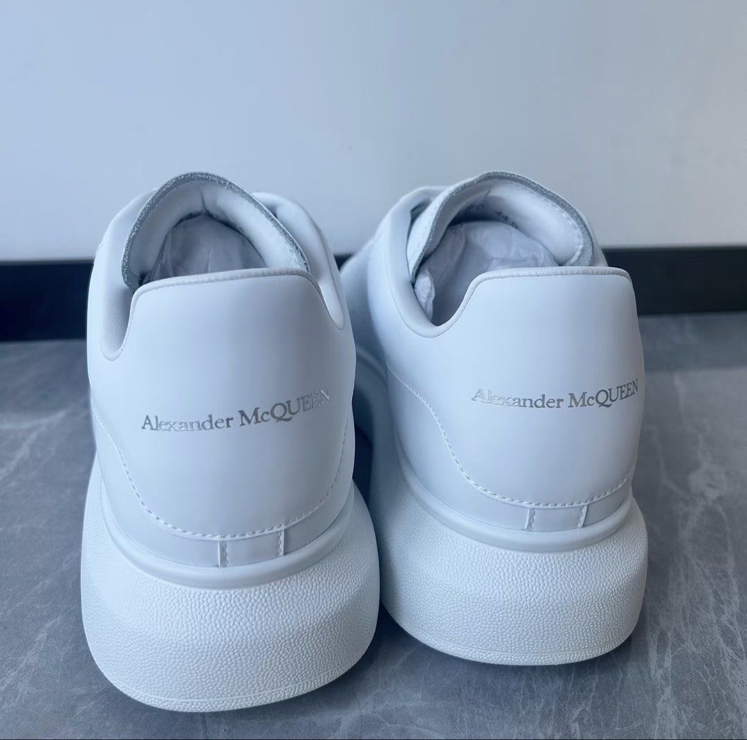 Alexander McQueen Oversized Sneaker White (Category: Sneakers) located in Cavite. Submitted by kivenmoff (Listing ID 1465036407, Image 2). Description: Size 10 Euro 44 .