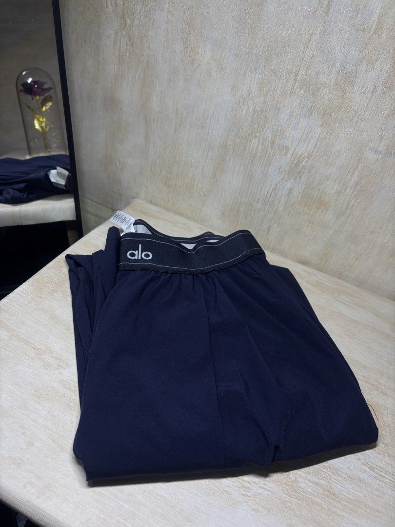 ALO YOGA SUIT UP TROUSER (Category: Other Bottoms) located in Cabuyao City. Submitted by pormanation-thrift-store (Listing ID 1465137375, Image 2). Description: ALO YOGA SUIT UP TROUSER Condition: LIKE NEW Color rate: 10/10 (PWEDE SA MASELAN) Size: MEDIUM Dimes: 26-30”Wx40.5”L Issue: NONE‼️ Price: 1800.