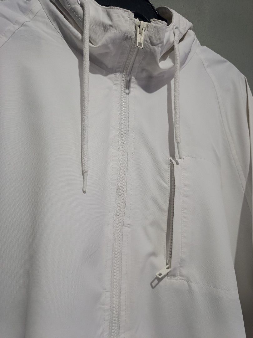 AMERICAN RAG WHITE WINDBREAKER (26X31) (Category: Coats, Jackets and Outerwear) located in Manila. Submitted by superdex29 (Listing ID 1465034426, Image 3). Description: AMERICAN RAG WHITE WINDBREAKER SIZE XXL (26X31) PERFECT FOR MOTOR RIDER WATER RESISTANT JACKET.