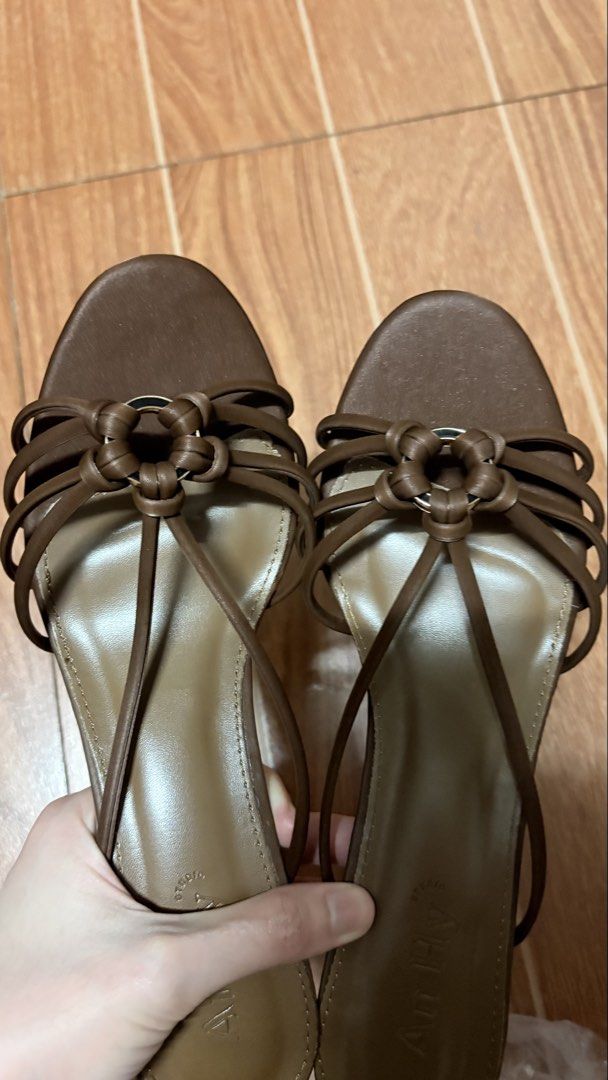 An Hy Studio Kitten-heeled Sandals (Brown) (Category: Heels) located in Quezon City. Submitted by sellerxbuyer (Listing ID 1465061596, Image 2). Description: Size 40 - 25cm (size chart) RFS: bought the wrong size again 😅😅 .