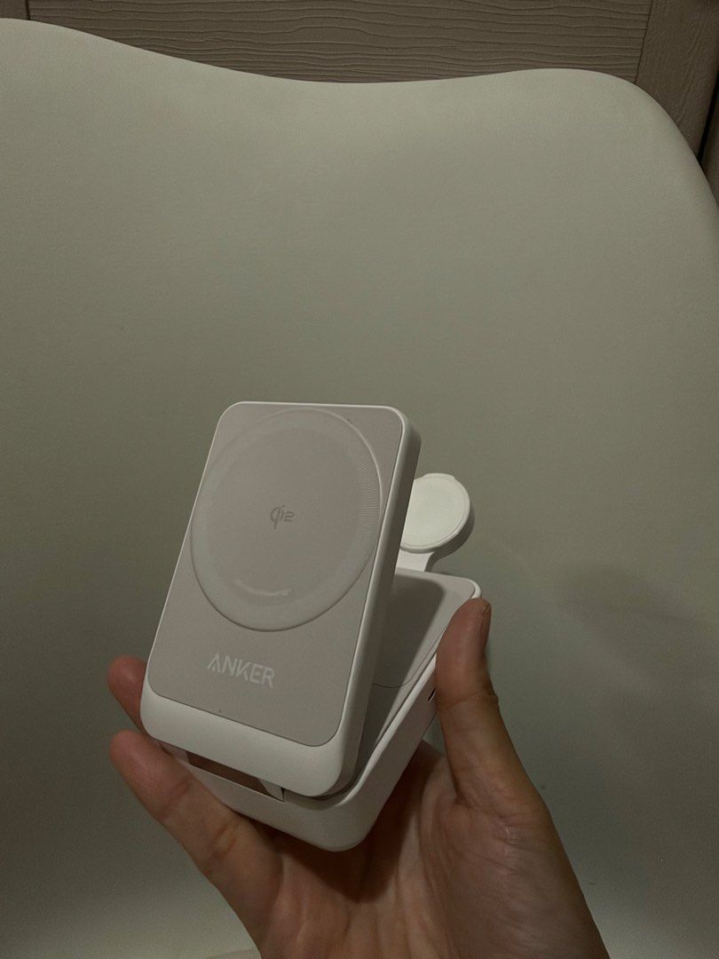 Anker MagGo Wireless Charging Station (Category: Batteries & Power Banks) located in Rizal. Submitted by lmbelle (Listing ID 1464977071, Image 3). Description: Anker MagGo Wireless Charging Station (Foldable 3in1) with Charger ans USB-C cable Mobile/earpods/smart watch.