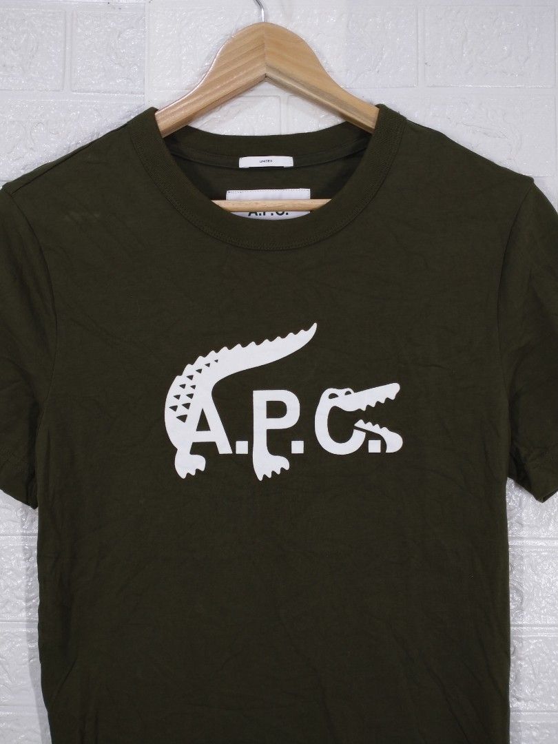 APC X LACOSTE TEE SHIRT (Category: Tshirts & Polo Shirts ) located in Baguio. Submitted by dansteals (Listing ID 1465129849, Image 2). Description: 26 X 18 SMALL no issue.