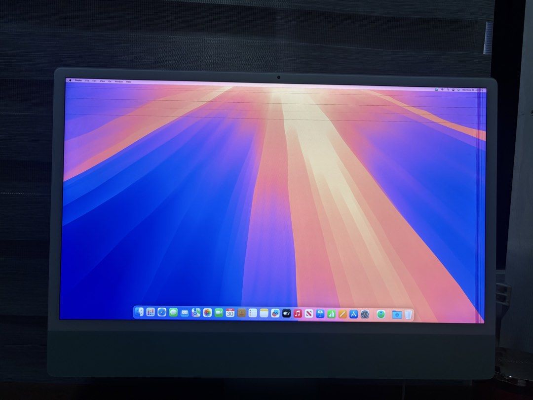 Apple iMac 24-inch M1 (Category: Desktops) located in Manila. Submitted by erin_closet (Listing ID 1465039222, Image 3). Description: Apple iMac 24-inch M1 (Green colorway) - Inclusions: Magic Keyboard, Magic Mouse, power brick, and cable - Issue: Visible screen lines and flickering on screen.