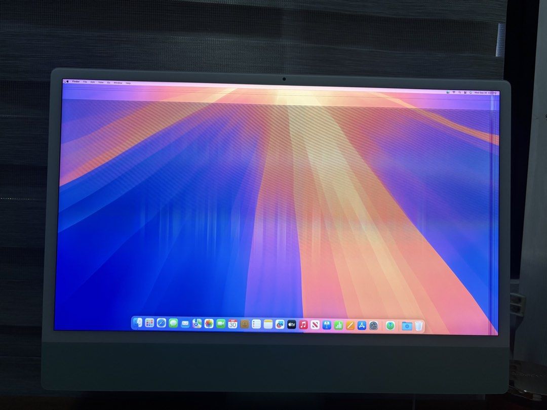 Apple iMac 24-inch M1 (Category: Desktops) located in Manila. Submitted by erin_closet (Listing ID 1465039222, Image 2). Description: Apple iMac 24-inch M1 (Green colorway) - Inclusions: Magic Keyboard, Magic Mouse, power brick, and cable - Issue: Visible screen lines and flickering on screen.