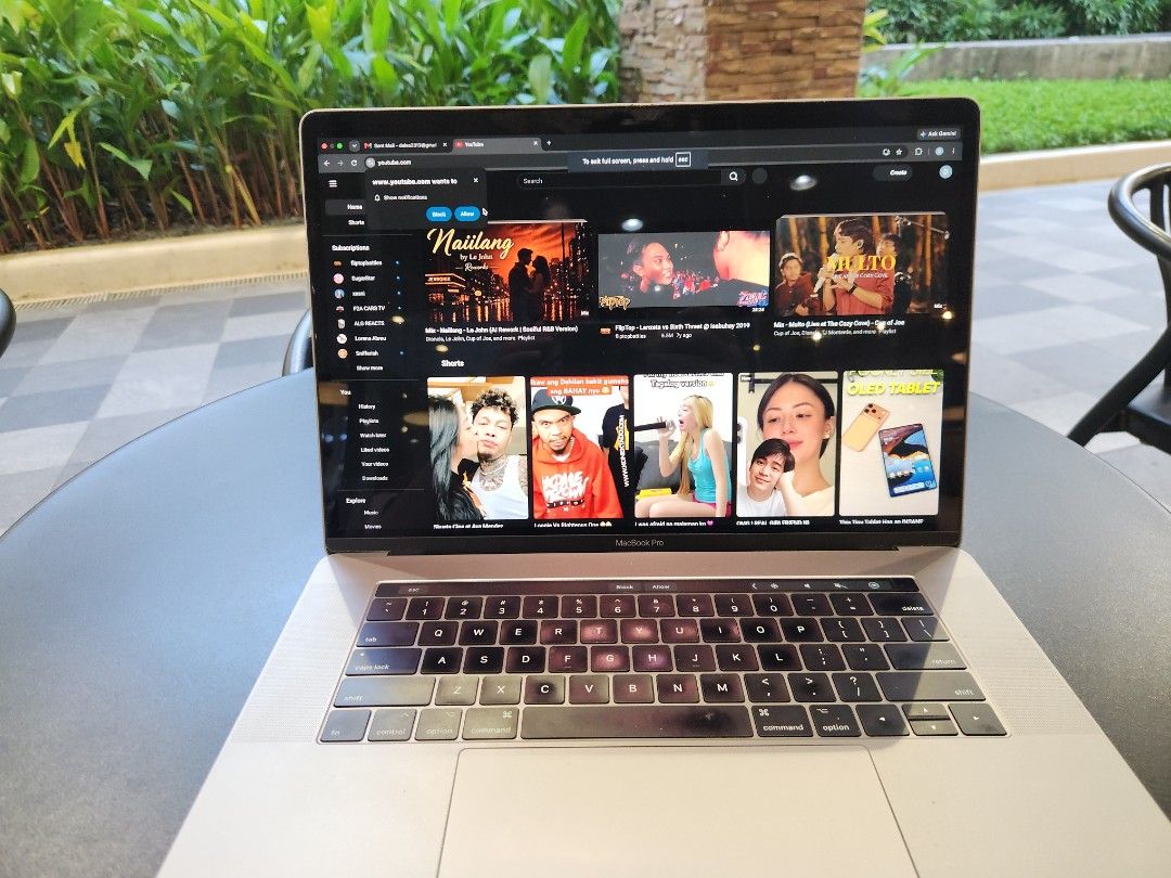 Apple MacBook Pro 15-inch 2017 Core i7 16GB (Category: Laptops & Notebooks) located in Manila. Submitted by dj3002 (Listing ID 1465048907, Image 1). Description: fix price pwede swap plus cash offer mas mataas lamg value if swap - Model: MacBook Pro 15-inch (2017) - Processor: 2.9 GHz Quad-Core Intel Core i7 - Memory: 16 GB 2133 MHz LPDDR3 RAM - Graphics: Intel HD Graphics 630 - Display: Normal working screen (tested with YouTube) - Features: Ful
