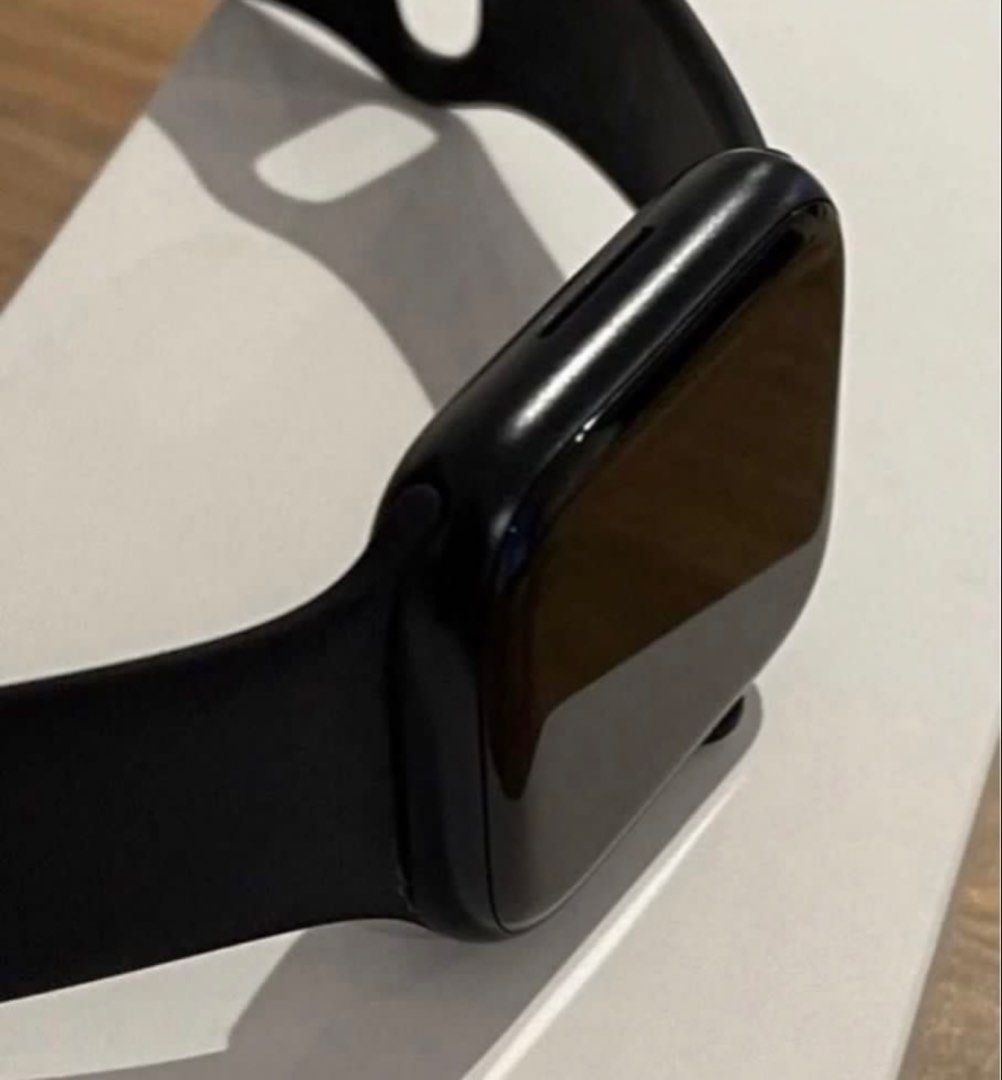 Apple watch series 7 41mm (Category: Wearables & Smart Watches) located in Pasay City. Submitted by taptooload (Listing ID 1465036303, Image 2). Description: Apple watch series 7 41mm In great condition complete set Bought in power mac.