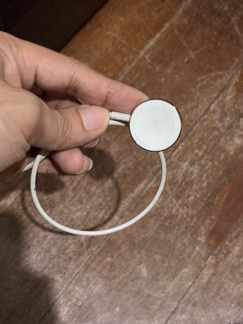 Apple watch series 7 41mm cellular (Category: Wearables & Smart Watches) located in Manila. Submitted by knightto2112 (Listing ID 1465151198, Image 3). Description: - Brand/Model: Apple Watch Series 7 41mm (GPS + Cellular) - Model Number: MKHQ3ZP/A - Battery Health: 72% - Includes: Original charging cable - Condition: Used, well-maintained - Delivery: Meetup at Cash & Carry, Makati City or shipping at buyer's expense.
