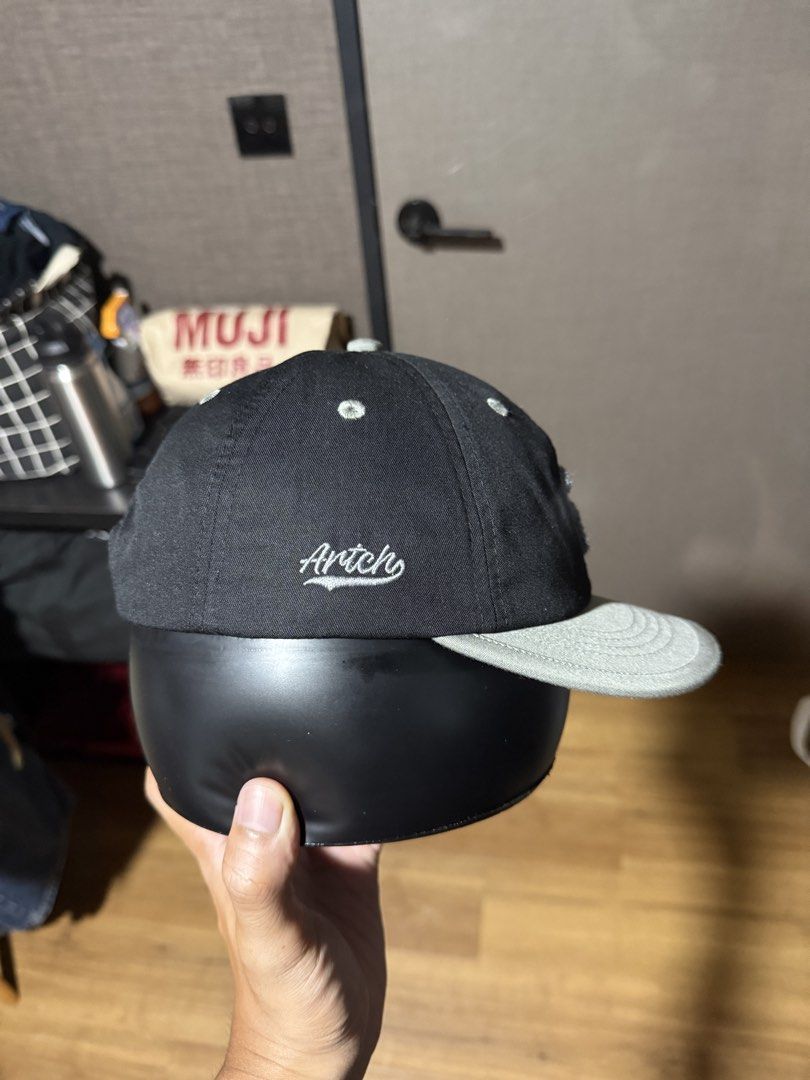 Assorted caps (Category: Caps & Hats) located in Singapore. Submitted by wassupwassup (Listing ID 1464993155, Image 6). Description: caps at $6 each get both for $8 Collection strictly at punggol. .