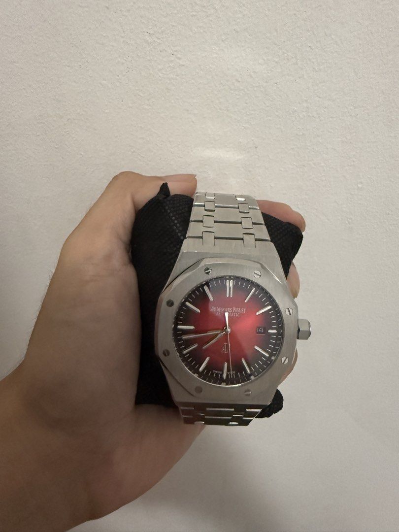 Audemars Piguet Royal Oak (Category: Men's Watches) located in Manila. Submitted by crunchomega (Listing ID 1465020776, Image 2). Description: Audemars Piguette Royal Oak ⌚ Audemars Piguette Watch ✨ Elegant & classy design 💰 Slightly Negotiable 📍 Meet-up / shipping available 📩 PM me for photos, details, and inquiries. Serious buyers only..