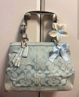 (Category: ) located in . Submitted by romanticise (Listing ID 1465083295, Image 1). Description: .