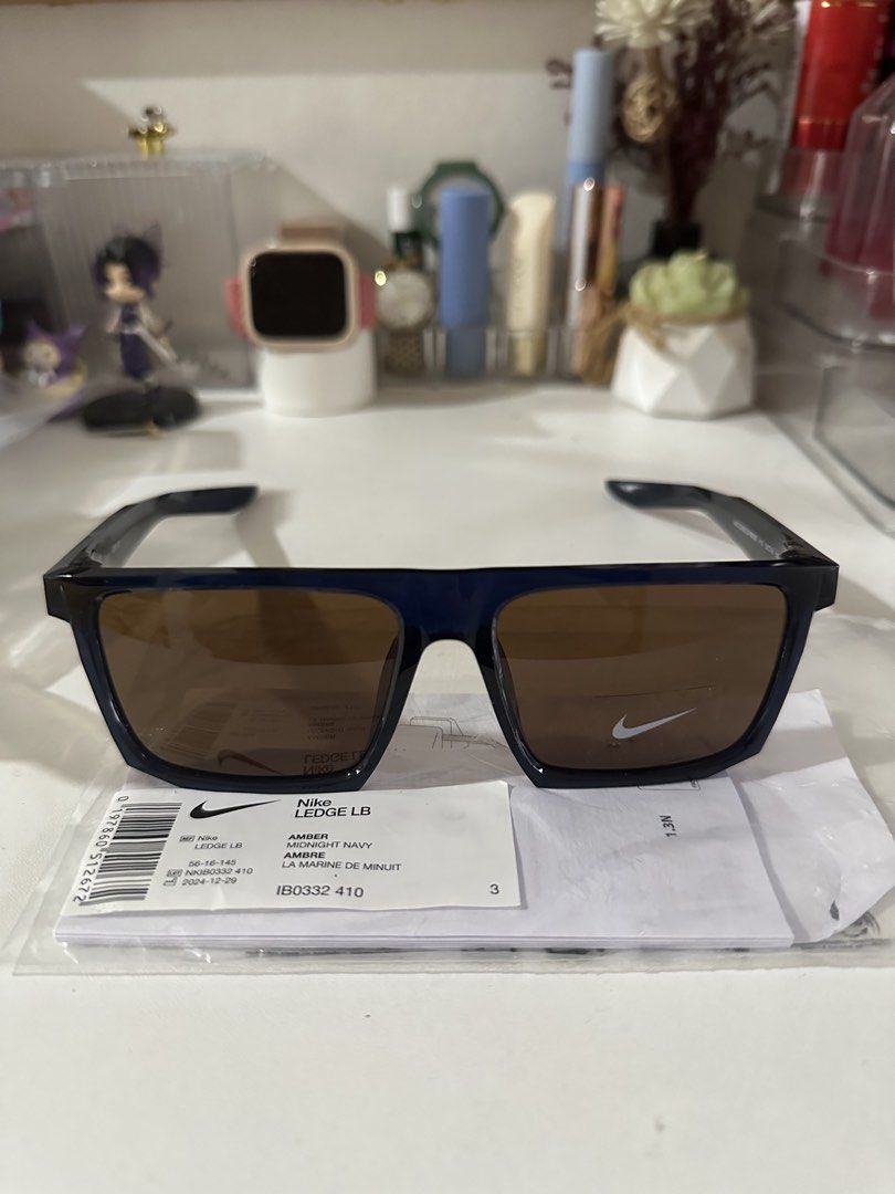 Authentic Nike Sunglasses (Category: Sunglasses & Eyewear) located in Quezon City. Submitted by nej_20 (Listing ID 1464992318, Image 1). Description: Original Sunglasses 💯 Brandnew 💯 Fixed Price ‼️ It comes in a ziplock bag with a leaflet included. What you see is what you get. 📍 Quezon City.