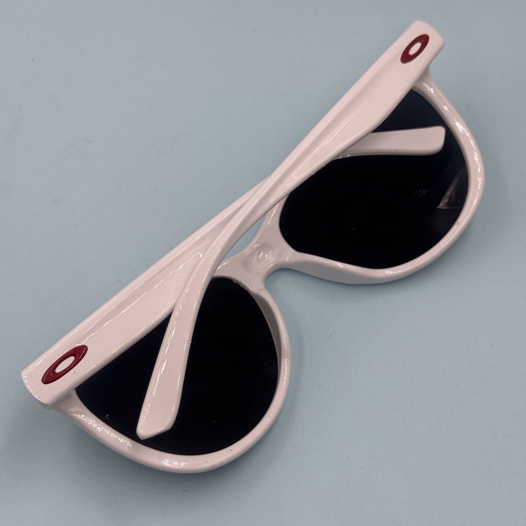 Authentic Oakley Fringe Sunglasses (Category: Sunglasses & Eyewear) located in Baguio. Submitted by paatttyyyy (Listing ID 1465091620, Image 2). Description: Made in USA.
