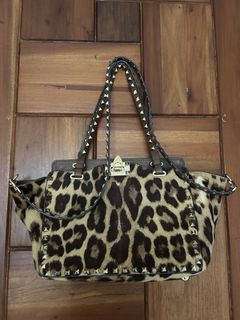 (Category: ) located in . Submitted by jc_closet (Listing ID 1465029463, Image 1). Description: .