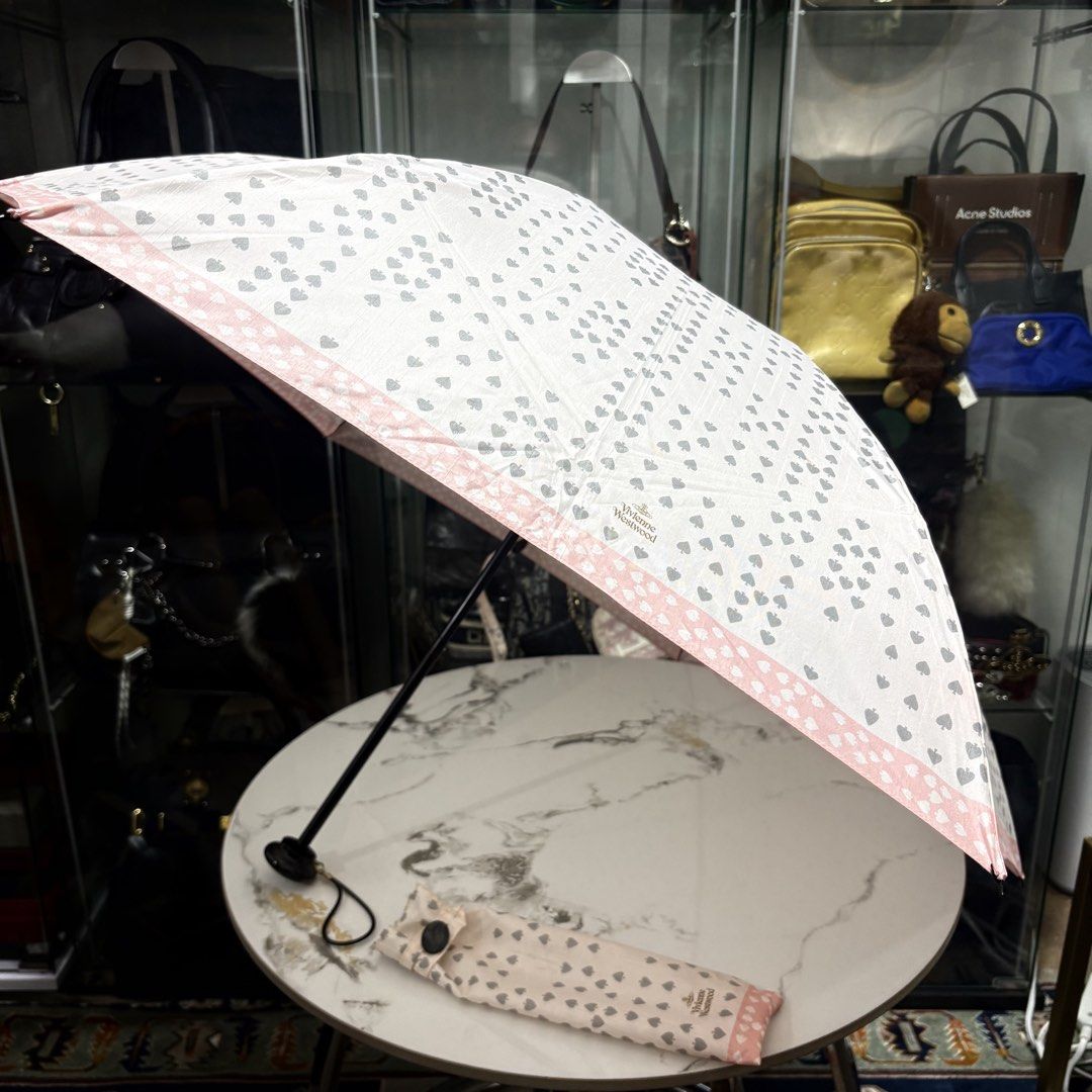Authentic Vivienne Westwood Short Umbrella (Category: Umbrellas) located in Binangonan. Submitted by makoleksyon (Listing ID 1465025194, Image 1). Description: Excellent condition Like new No flaw Ganda nito kasya sa small bag 😊 Bought in Japan 💯% Authentic Money back guarantee .