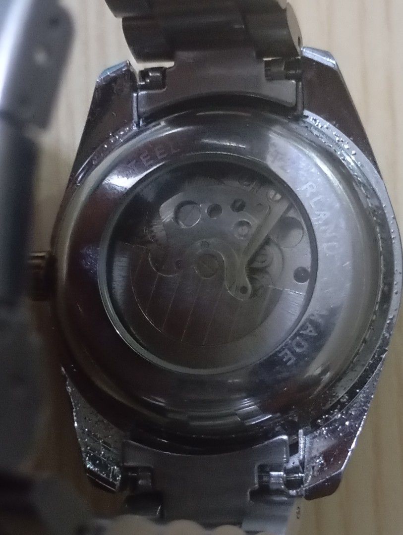 Automatic (Category: Men's Watches) located in Las Pinas. Submitted by quick_deals_great_finds2 (Listing ID 1465082190, Image 3). Description: Good working condition 40mm Fits wrist size 6.8 inches.