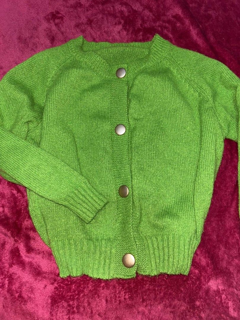 Avocado green jacket cardigan button ip (Category: Coats, Jackets and Outerwear) located in Manila. Submitted by coolstuffs__ (Listing ID 1465161152, Image 1). Description: .