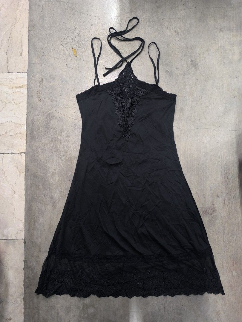 Axes femme bundle no split (Category: Dresses) located in Naga. Submitted by mags61913 (Listing ID 1464971576, Image 2). Description: 4pcs axes femme 2 lolita dress 1 horror protagonist top 1 sleeping dress 1k freeship.