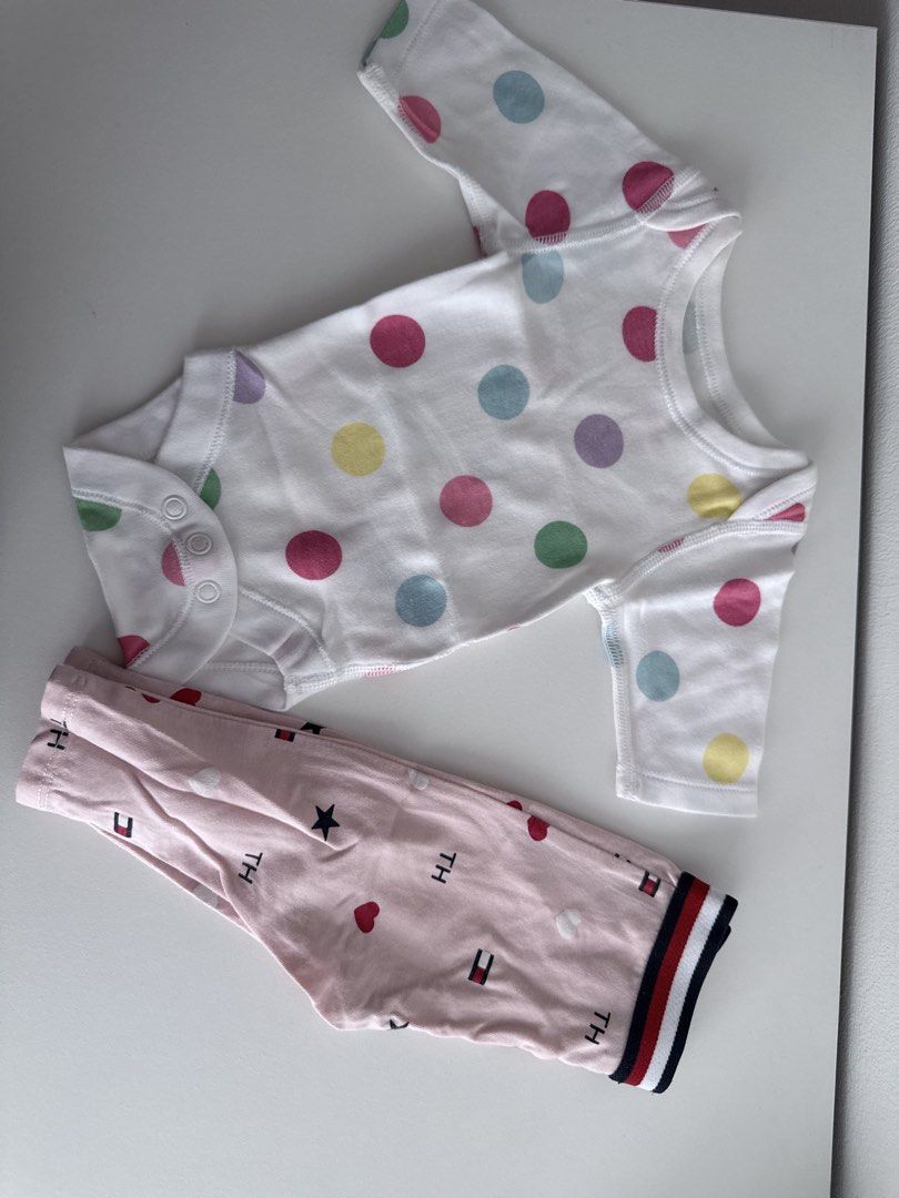 Baby Girl Set (Category: Babies & Kids Fashion) located in Quezon City. Submitted by klengkerz (Listing ID 1465107679, Image 2). Description: .